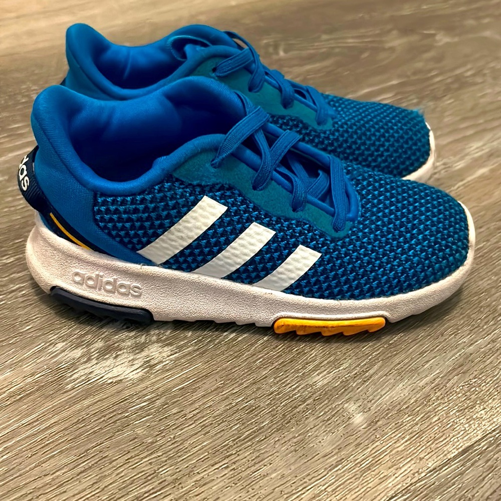 Adidas tennis shoes